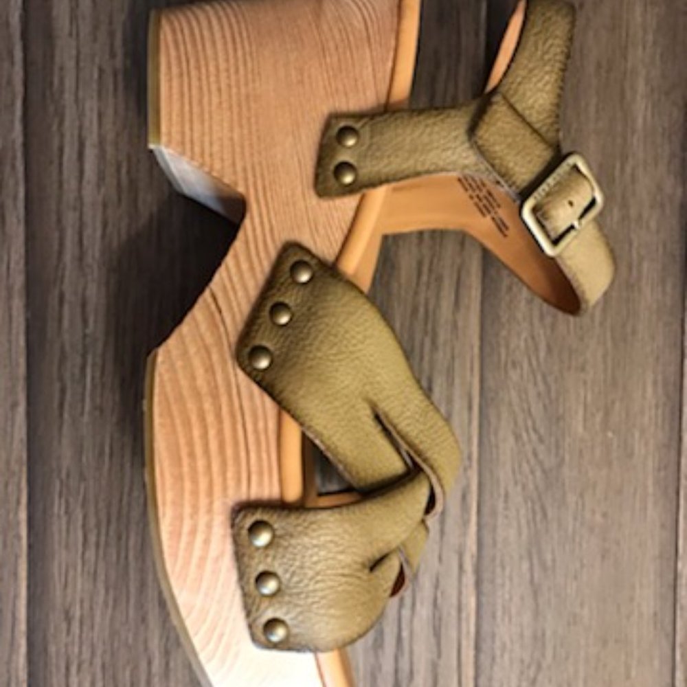 Kork-Ease Olive Green Leather Wedge Sandals - Picture 9 of 13